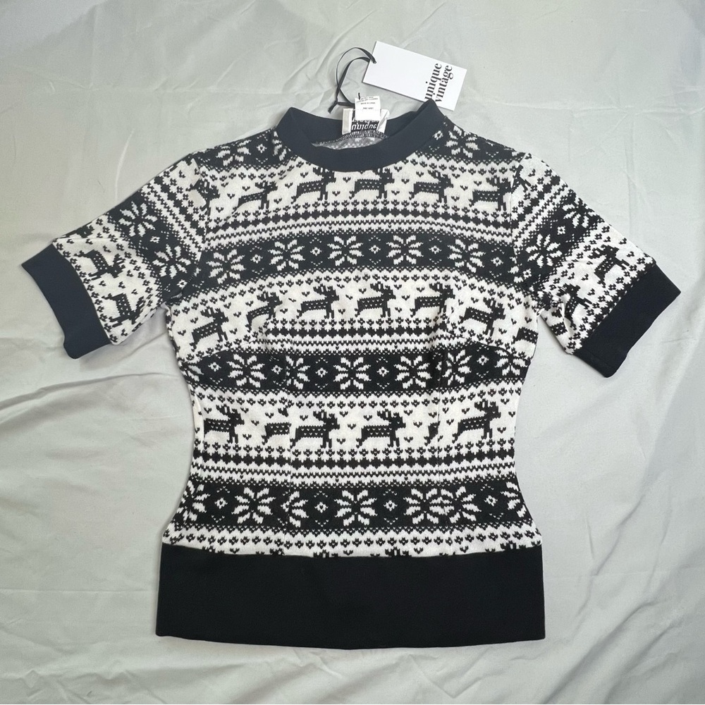 Unique Vintage Retro Black White Winter Fair Isle Deer Snowflake Sweater